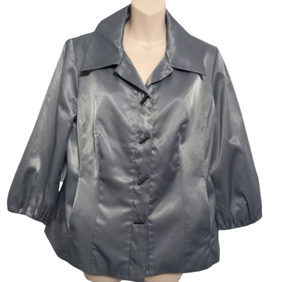 Chico's Silver Top Sz 1 (Small) - Picture 1 of 6